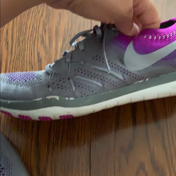 Nike Sneakers... Size 8 1/2 - Picture 5 of 15